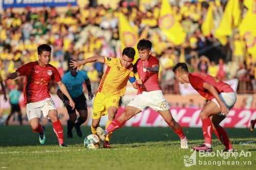 Ngày trở lại Phố Hiến của bộ ba cầu thủ trẻ SLNA