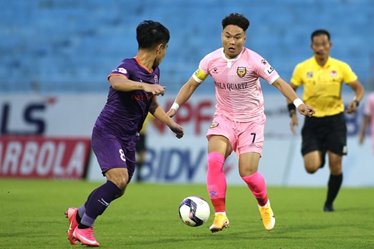 Phi Sơn có ‘siêu phẩm’, Hà Tĩnh tạm rời đáy bảng; Liverpool lỗ nặng trong năm tài khóa 2019-20