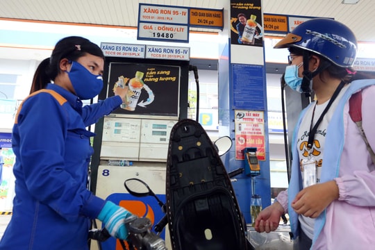 Giá xăng, dầu đồng loạt tăng