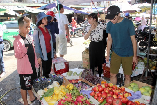 Đã có lệnh bắt buộc, nhiều người dân TP. Vinh vẫn không đeo khẩu trang nơi công cộng 