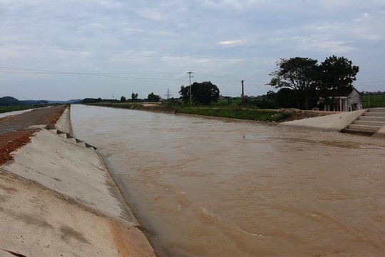 Xác định danh tính thi thể phụ nữ trôi trên kênh thủy lợi, người bạn đi cùng đang mất tích