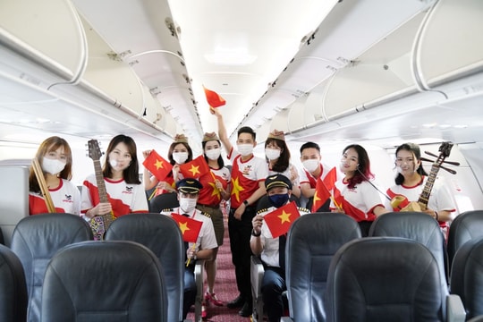 Hành trình đặc biệt mừng ngày Thống nhất đất nước 30/4 trên tàu bay Vietjet