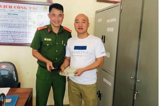 Nghệ An: Công an xã trả lại chiếc ví đánh rơi chứa 45 triệu đồng
