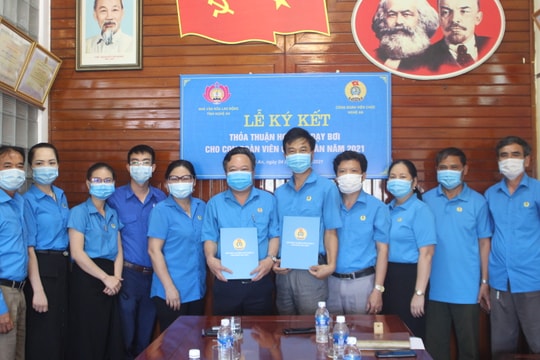 Miễn giảm học phí lớp bơi cho con em đoàn viên Công đoàn Viên chức