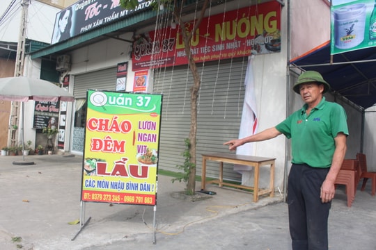 Treo biển quảng cáo, nam thanh niên ở Nghệ An bị điện giật tử vong