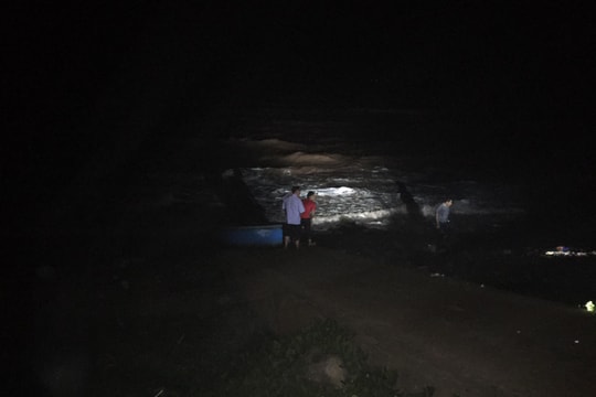 Nghệ An: Tìm thấy thi thể học sinh lớp 8 mất tích trên biển