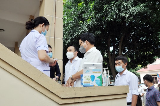 Nghệ An: Kiểm tra công tác phòng, chống dịch tại các điểm bầu cử và khu cách ly