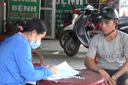 Phố núi ở Nghệ An xử phạt 17 trường hợp không đeo khẩu trang khi ra vào chợ