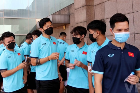 HLV Park Hang-seo thiết quân luật ở đội tuyển; Việt Nam và UAE chọn chung 'quân xanh’