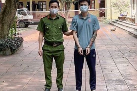 Lưu ảnh nhạy cảm, cô gái bị hack Facebook tống tiền