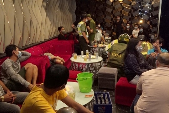 Cơ sở karaoke tạo hiện trường giả khi bị phát hiện vi phạm phòng chống dịch 