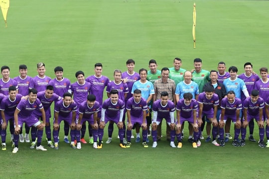 Thấy gì từ danh sách ĐT Việt Nam chuẩn bị Vòng loại World Cup 2022?