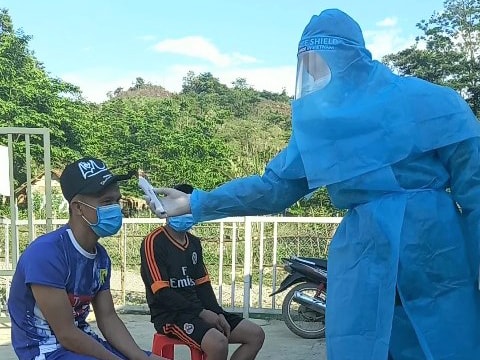 2 người đàn ông nhập cảnh trái phép từ Lào