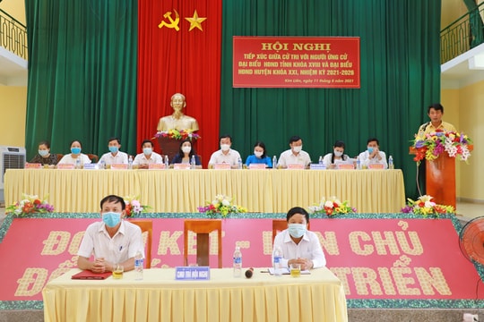 Ứng cử viên đại biểu HĐND tỉnh, HĐND huyện Nam Đàn tiếp xúc cử tri xã Kim Liên