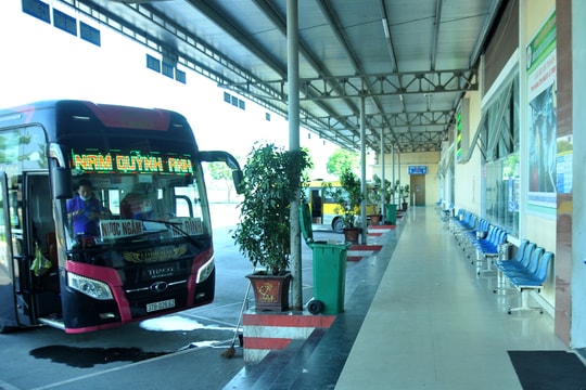 Nhiều tuyến xe ngoại tỉnh đi và đến Nghệ An buộc phải hủy chuyến do dịch bệnh