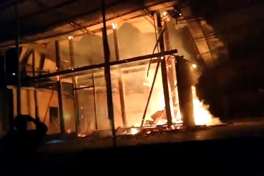 Lửa thiêu rụi nhà sàn 3 gian mới dựng