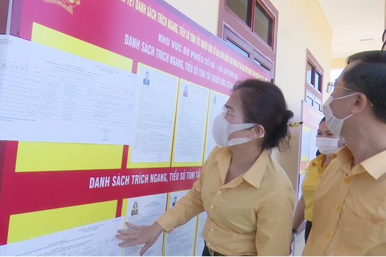  Chủ tịch Ủy ban MTTQ tỉnh kiểm tra công tác chuẩn bị bầu cử tại Quỳnh Lưu