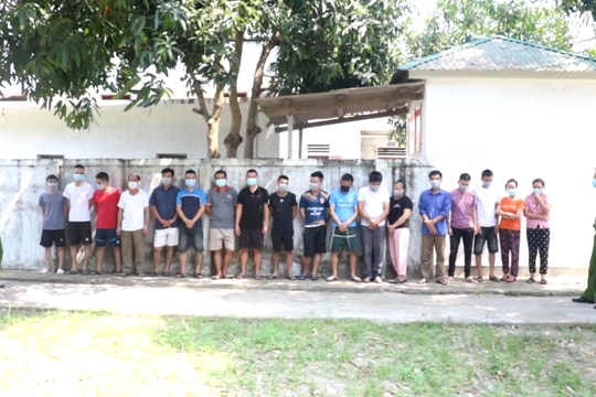 Video: Nhiều đối tượng có tiền án tụ tập đánh bạc trong 'chuồng cọp', gắn camera theo dõi