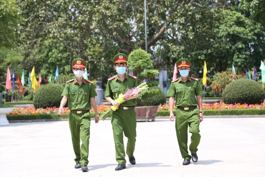 Sinh nhật Bác trên quê hương Người