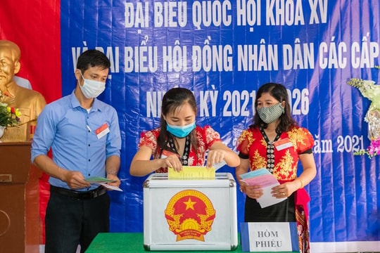 Video: Hàng vạn đồng bào các dân tộc vùng cao Nghệ An náo nức đi bầu cử sớm