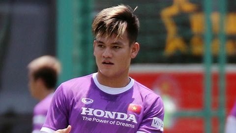 Tấn Tài sẵn sàng đá vị trí trái sở trường ở ĐT Việt Nam; ĐT Thái Lan mang 39 cầu thủ sang UAE