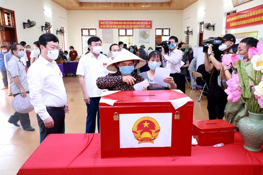 Tính đến 11h sáng 23/5, có trên 60% cử tri Nghệ An đi bỏ phiếu