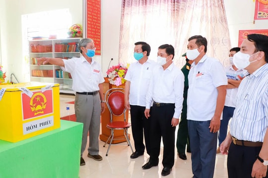 Video: Lãnh đạo tỉnh Nghệ An kiểm tra công tác bầu cử tại các địa phương