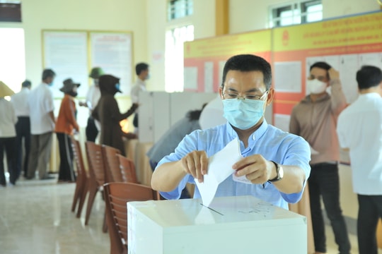 Cử tri Nghi Lộc nô nức đi bầu cử