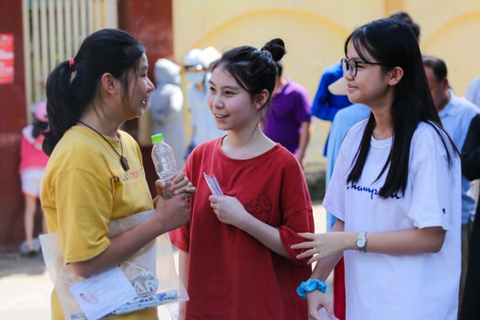 Hơn 1.400 hồ sơ đăng ký thi vào lớp 10 Trường chuyên Phan Bội Châu