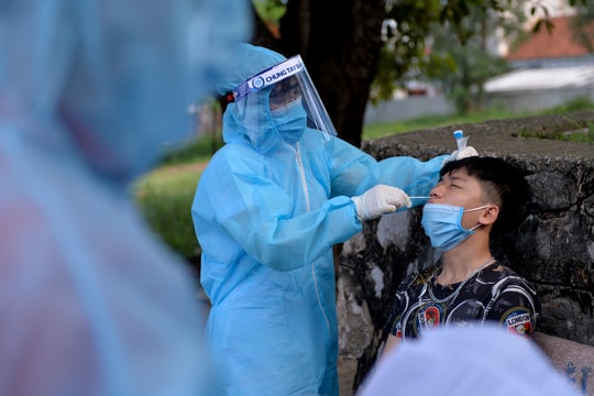 Theo dõi thông tin một người dân huyện Diễn Châu dương tính Covid-19 sau khi sang Lào