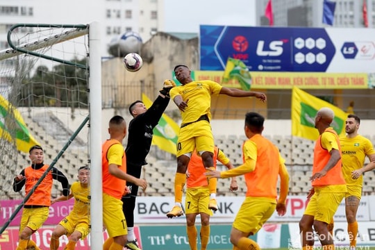 Tiêu chí nào để chọn HLV cho Sông Lam Nghệ An?