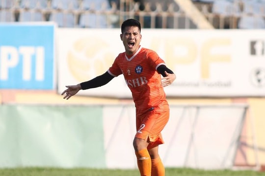 V.League: Những cựu binh bất ngờ 'tái xuất' sân cỏ