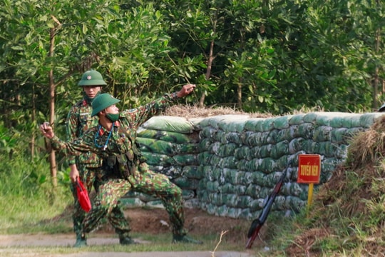 Bộ CHQS tỉnh Nghệ An kiểm tra '3 tiếng nổ' cho chiến sỹ mới