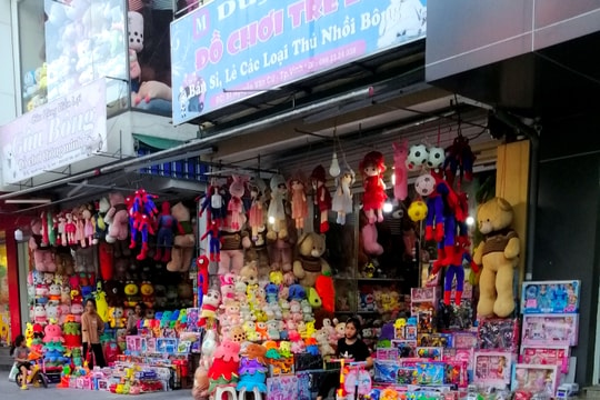 Đìu hiu thị trường đồ chơi trẻ em ở thành phố Vinh