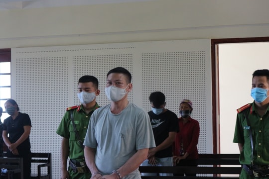 Vợ đi xuất khẩu lao động gửi tiền về, chồng đem đi mua ma túy