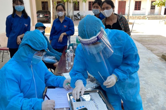 Xét nghiệm Covid-19 cho toàn bộ thí sinh tham dự Kỳ thi lớp 10 tại xã Diễn Bích (Diễn Châu)