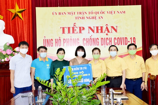 Ủy ban MTTQ tỉnh Nghệ An tiếp nhận hơn 410 triệu đồng ủng hộ phòng, chống dịch Covid-19.