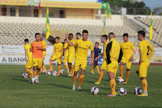 Nhà tài trợ 'chơi lớn', cầu thủ SLNA được tăng lương gấp đôi