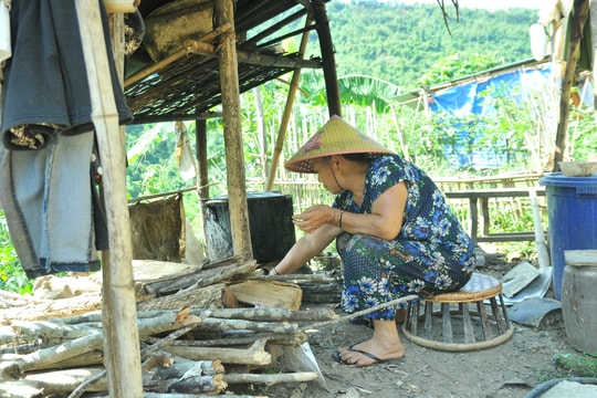 Điểm tái định cư di dời dân khỏi khu vực sạt lở... lại bị sạt lở