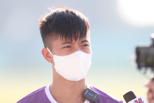 Phan Văn Đức được thầy Park phân công trả lời báo chí trước trận gặp Indonesia