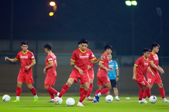 Tuyển Việt Nam thắt chặt an ninh, cảnh giác với truyền thông nước ngoài