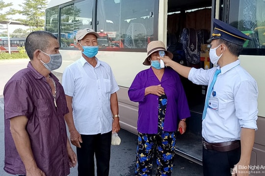 Nghệ An kiểm soát chặt các phương tiện vận tải hành khách từ Hà Tĩnh qua để phòng dịch Covid-19