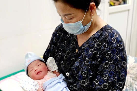 Cứu thai nhi bị lỗi nhịp tim ngay trong bụng mẹ