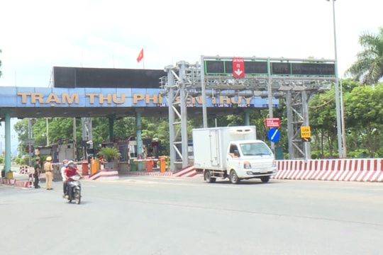 Công an Nghệ An lập chốt 24/24h tại các điểm cầu, dừng phương tiện vận tải khách đến và đi Hà Tĩnh