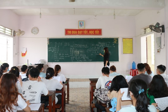 Hoãn thi thử THPT tại 5 địa phương và tuyển sinh lớp 6 Trường THCS Đặng Thai Mai