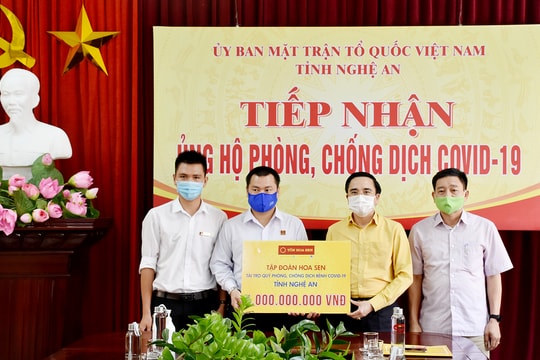 Ủy ban MTTQ tỉnh Nghệ An tiếp nhận thêm 1,1 tỷ đồng ủng hộ chống Covid-19