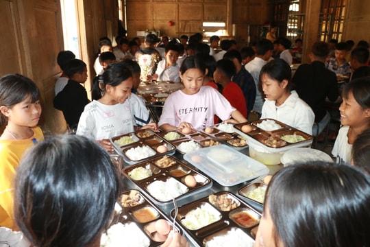 Hơn 100 xã vùng cao Nghệ An bị cắt chế độ, ngành giáo dục gặp khó 