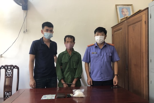 Triệt phá tụ điểm bán lẻ ma túy phức tạp ở Quế Phong