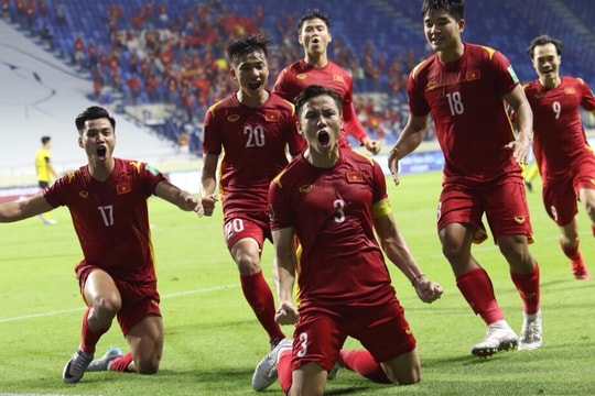 Cầu thủ Malaysia nói gì trước khi Quế Ngọc Hải sút 11 m?; Tuyển Việt Nam được thưởng nóng 3 tỷ đồng