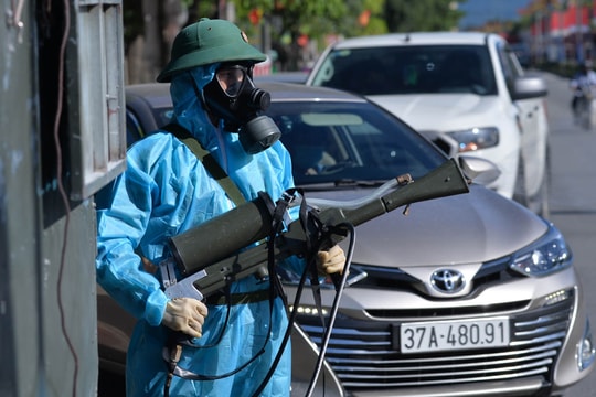 Video: Từ 19/6-21/6, phun khử khuẩn diện rộng ở TP. Vinh 